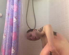 Ghostbabyy Katelynn Showers & Rubs Her Pussy Clean