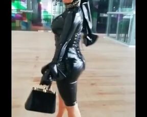 Hijab Latex Outit [this and many more Hijab and Latex Content on OnlyFans @mistresscleo5]