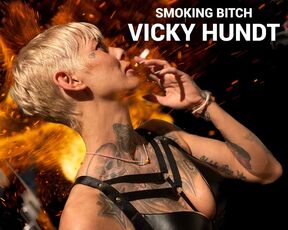 Smoking Lady Vicky Hundt