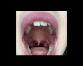 Cute ONLYFANS Girl Shows her Uvula