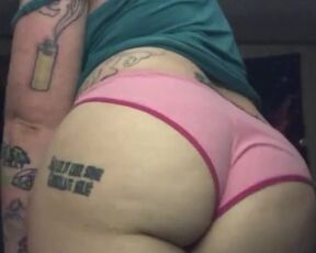 Twerking in my Pink Panties