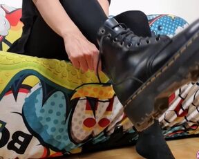 Masturbating and having Sex in Doc Martens Boots