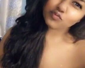 TAMIL ACTRESS SHOWING BOOBS – INSTAGRAM MODEL, TIKTOKER