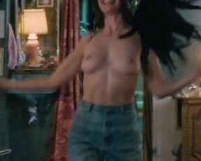 Alison Brie - 'GLOW' s3e03