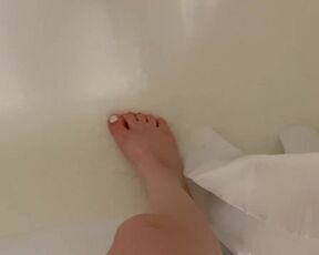 Cleaning my STINKY FEET