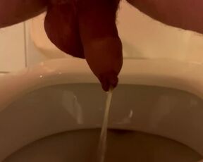 Sloppy dick no hands peeing