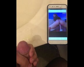 Una rica paja viendo porno es de lo mejor