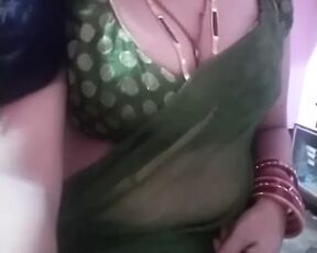 Desi Indian single aunty webcam video