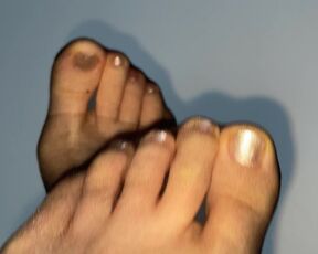 SUPER SHINY NYLON FEET CLOSE UP FOR FOOT FETISHIST