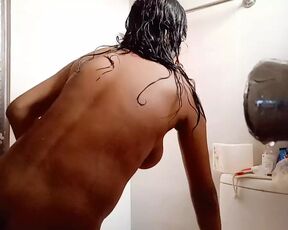 Rajasthani sexy college girl showering video to show boyfriend