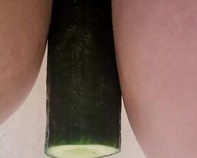 Cucumber pussy piss