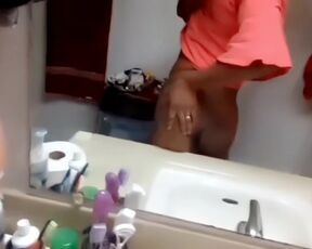 Bakersfield Thot Twerking and Swallowing Cum