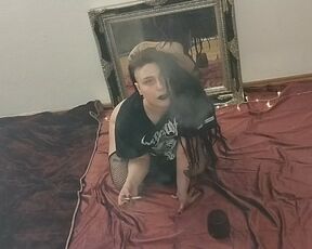 Black metal slut w big butt smokes big blunt Sound On