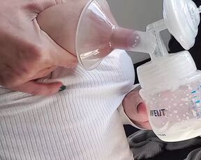 How to pump breastmilk