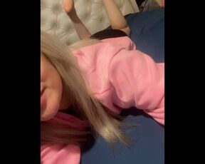 Sexy teen shows off her tiny soles for you